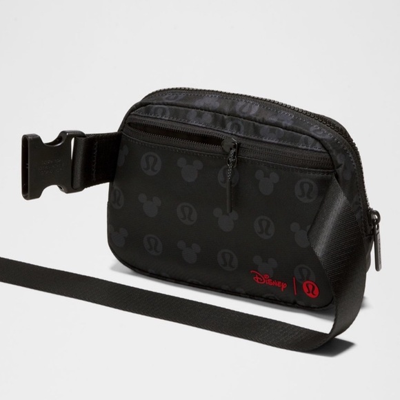 Disney x lululemon everywhere belt bag NWT - Picture 4 of 8